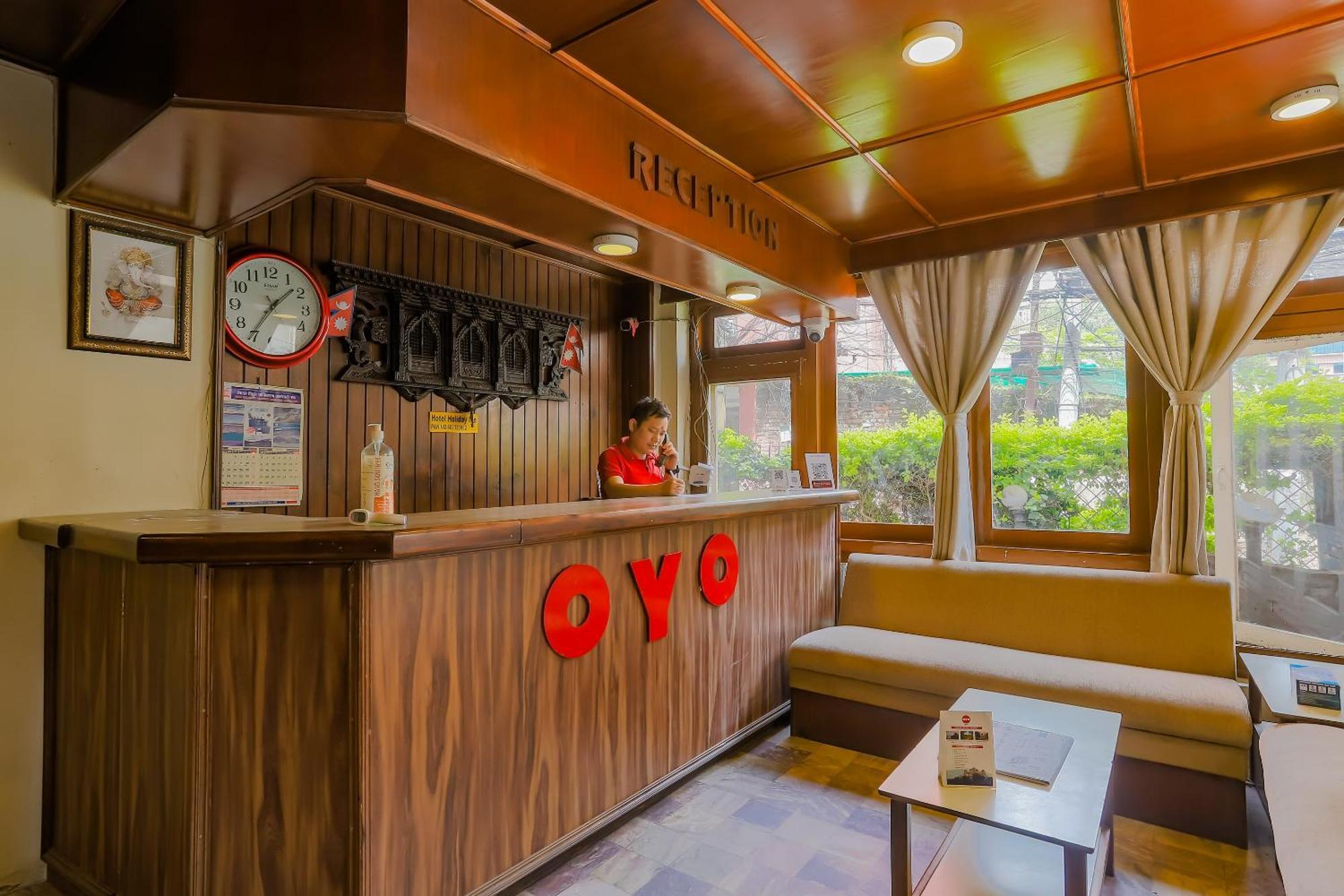 Oyo 795 Hotel Holiday Inn كاتماندو المظهر الخارجي الصورة
