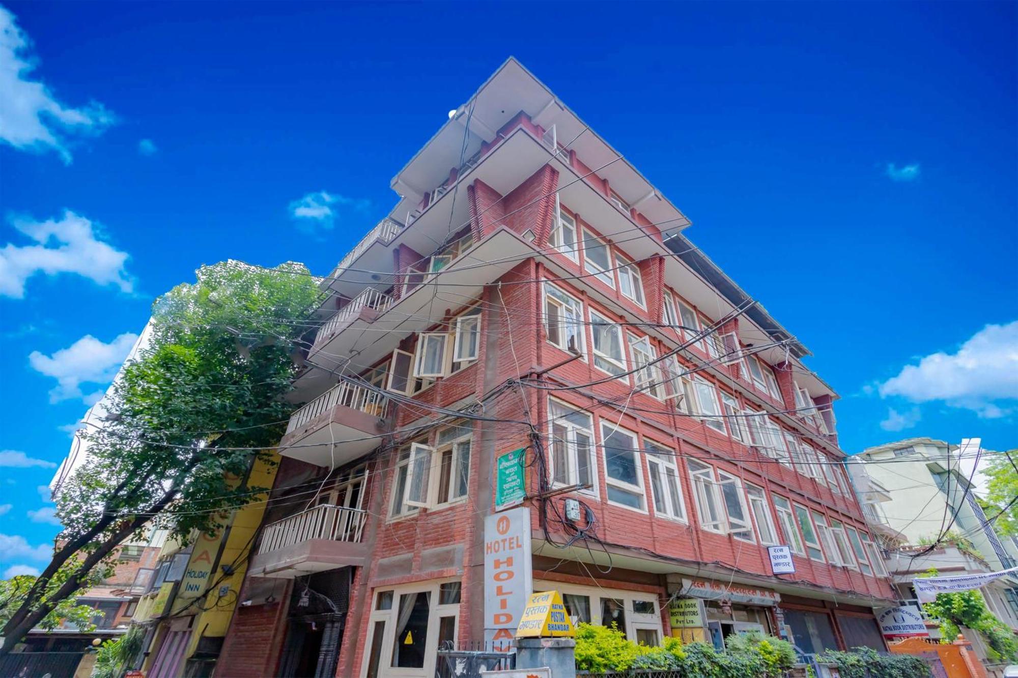Oyo 795 Hotel Holiday Inn كاتماندو المظهر الخارجي الصورة